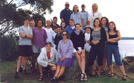 Ms gentes del Kiwi Experience (foto seria para los padres)